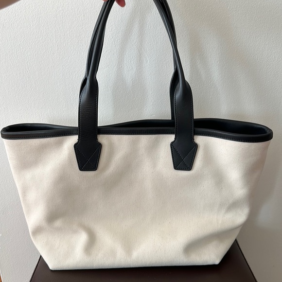 Balenciaga Tote - Picture 2 of 16